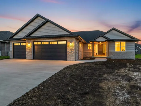 1424 Divinity Dr, De Pere, WI 54115