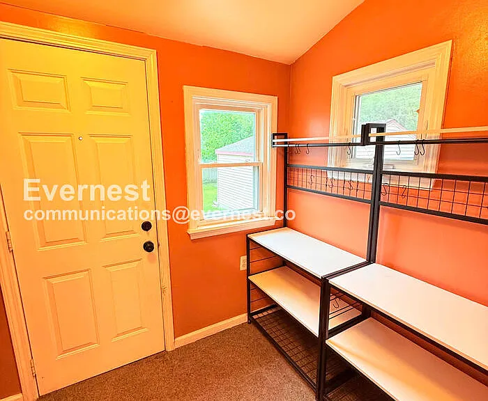 1557 Leroy St — Photo 8