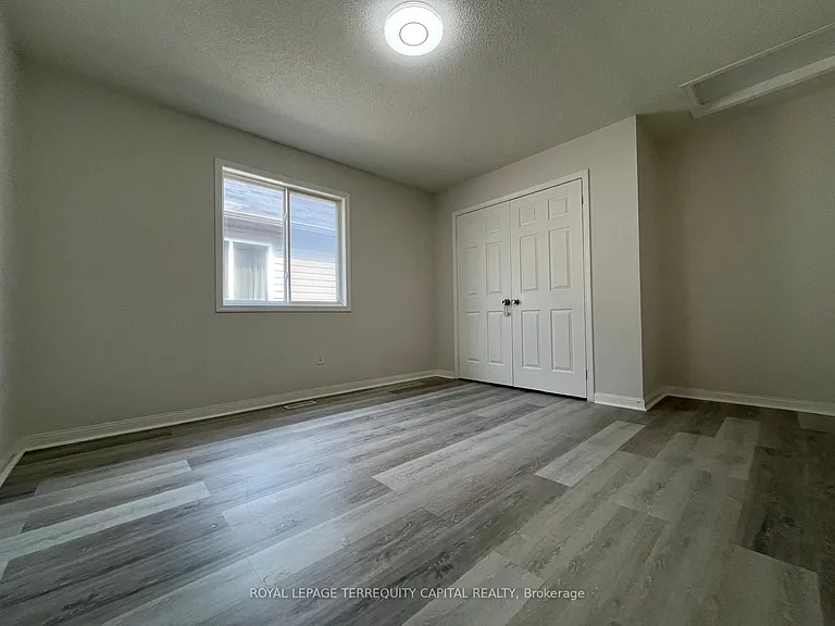 343 Edgehill Dr #UPPER — Photo 18