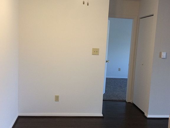 3rd image of 2147 Meadow Ln APT 4