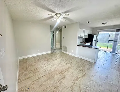 201 E Buchanon Ave #2 Photo 1