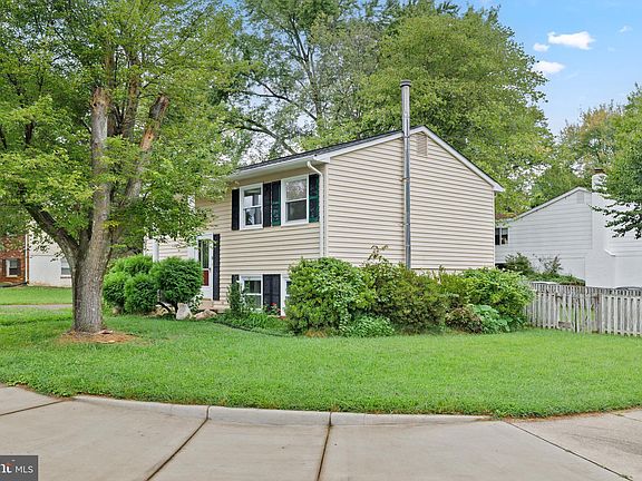 2nd image of 13750 Langley Ct
