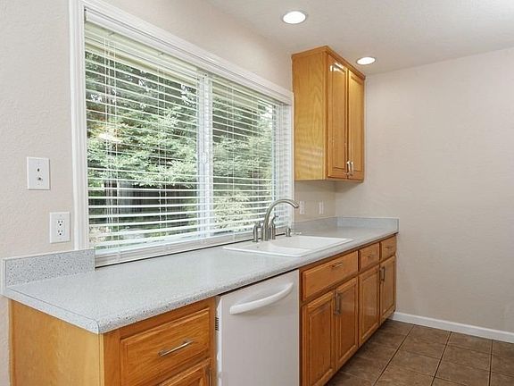 4th image of 6719 Deerfield Dr