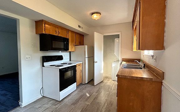 4th image of 1128 Mountain Ave