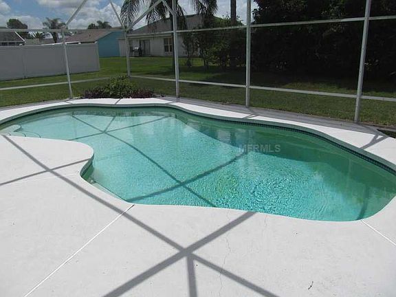 3rd image of 5633 Mandarin Ct