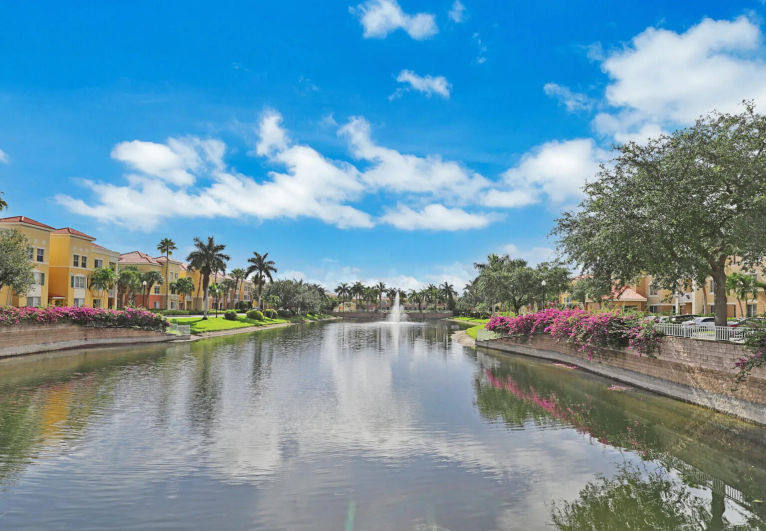 1 bed, 1.0 bath, 815 sqft, $1,950 — Photo 3