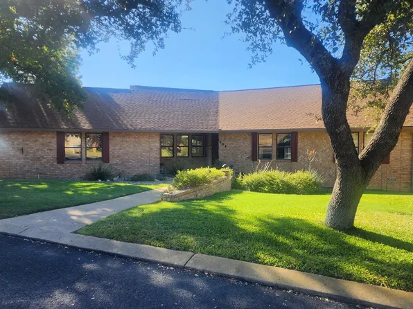 564 Winding Way, Fredericksburg, TX 78624