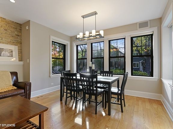 4th image of 3933 N Marshfield Ave APT 1S