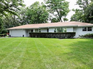 2439 E Ballard Rd, Des Plaines, IL 60016