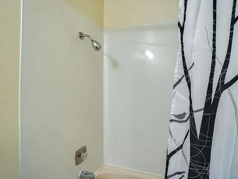 Sussex Village Apartments — Photo 10