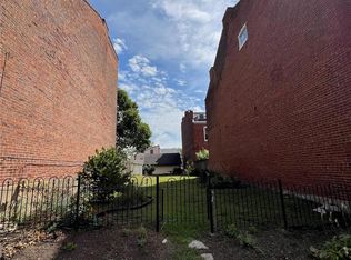 2206 Menard St, Saint Louis, MO