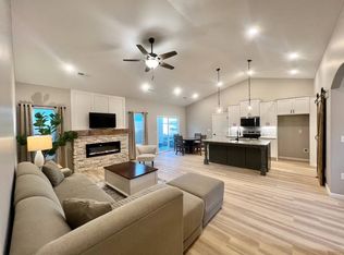 9871 Weeping Willow Dr, Manhattan, KS 66502