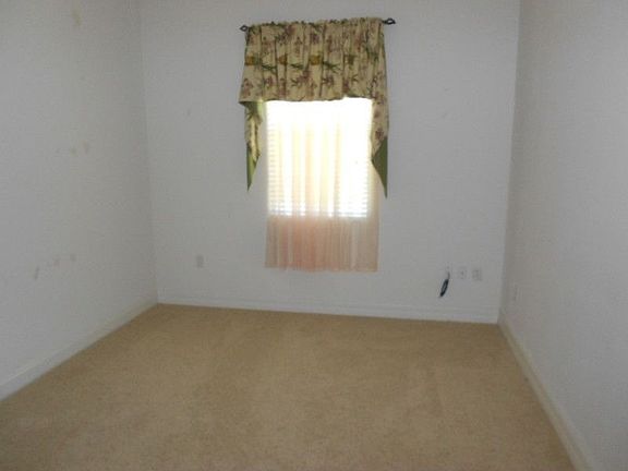 5th image of 52 Levee Ln