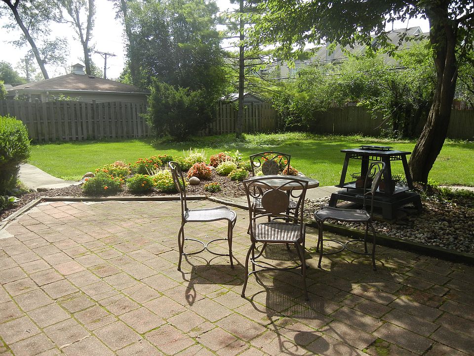 2nd image of 217 41st St