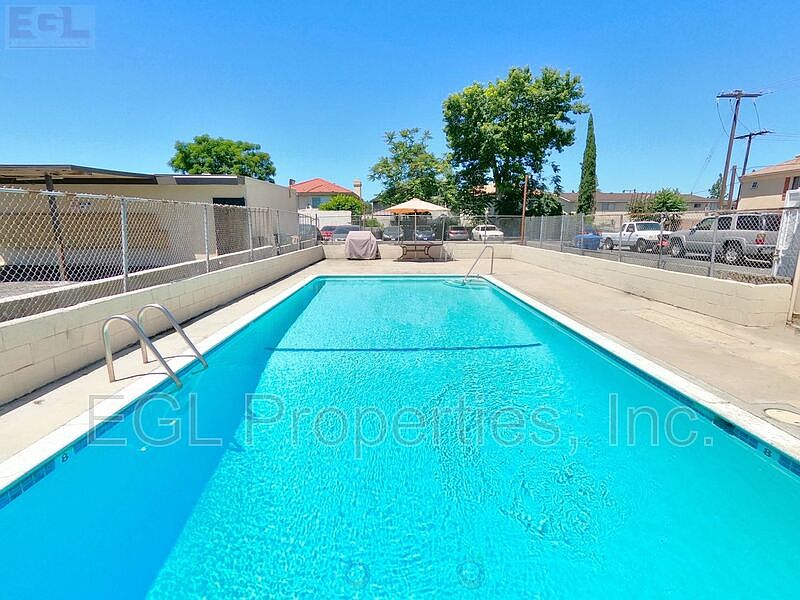 2nd image of 3933 N La Rica Ave #3