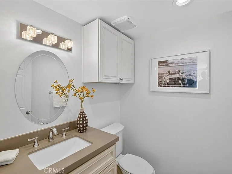 431 Nyes Pl — Photo 16