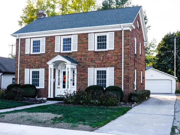 671 Chestnut St, Neenah, WI 54956