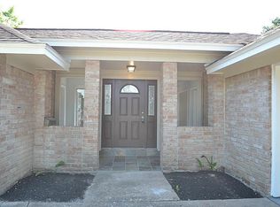 10638 Bob White Dr, Houston, TX 77096