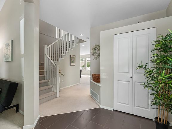 4th image of 6 Alder Dr