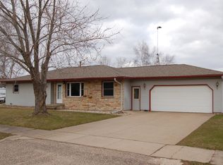670 Pleasant St, Scandinavia, WI 54977