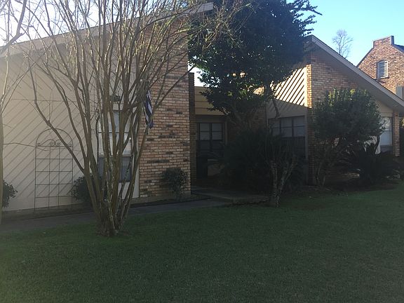 2nd image of 907 Edgewood Dr