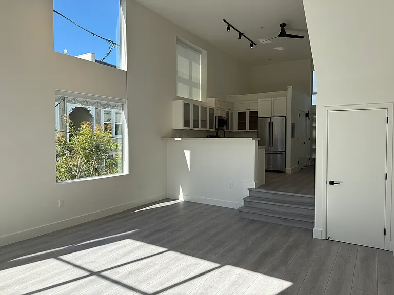 300 Linden St #1 — Photo 12