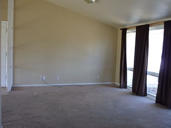3rd image of 1205 Kingston Dr