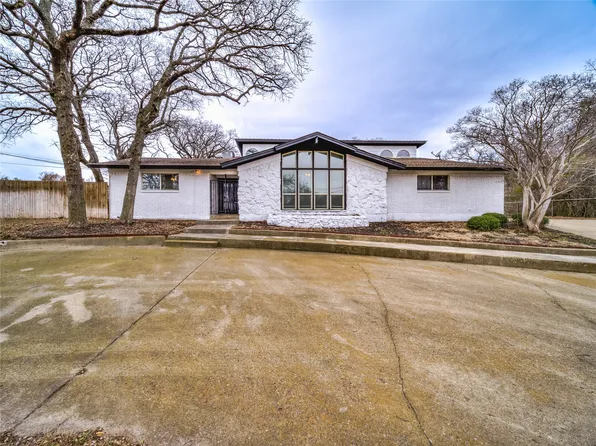 1112 Cooks Ln, Fort Worth, TX 76120