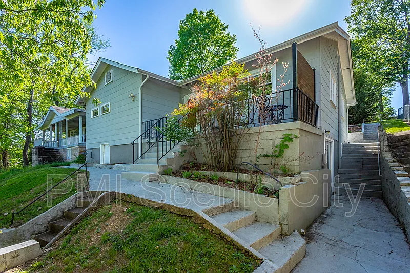 2 bed, 2.0 bath, 1500 sqft, $1,999 — Photo 4