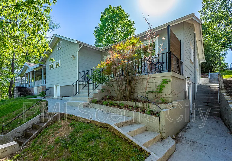 513 Lytle St — Photo 4