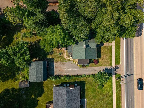 3rd image of 203 N River Rd