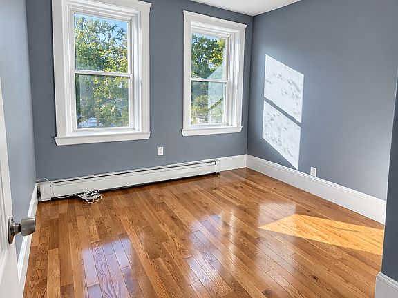 2nd image of 282 Walnut Ave APT 5
