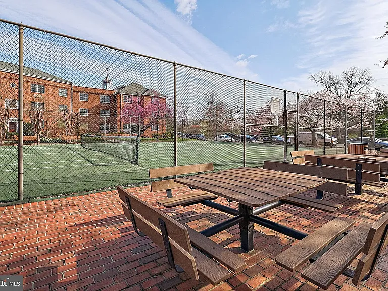 1718 W Abingdon Dr #202 — Photo 33