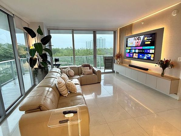 16385 Biscayne Blvd UNIT 301