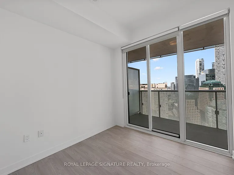 15 Queens Quay E #3305 — Photo 6