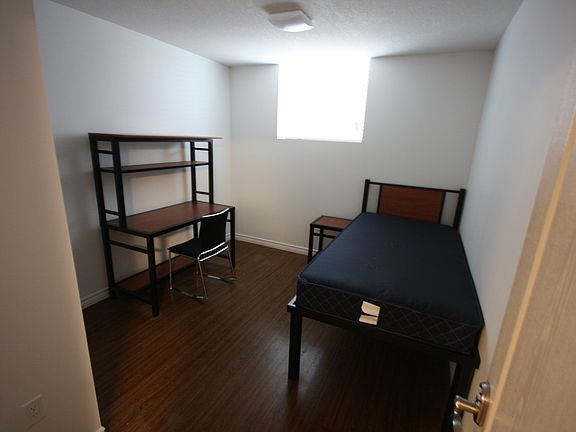 5th image of 1100 Main St W #102-3