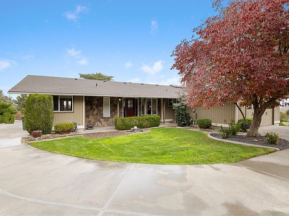 2nd image of 1163 Adair Dr