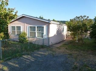 231 SE Johnson St, Winston, OR 97496