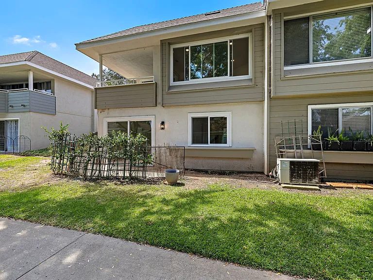 22311 Caminito Arroyo Seco #C — Photo 24