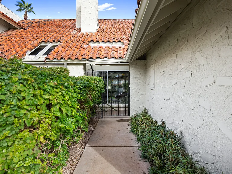7118 E Buena Terra Way — Photo 33