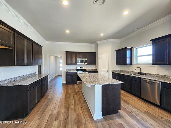 2nd image of 110 Aubergine Ln