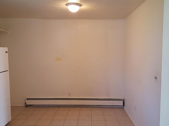 5th image of 302 E Cross St #1