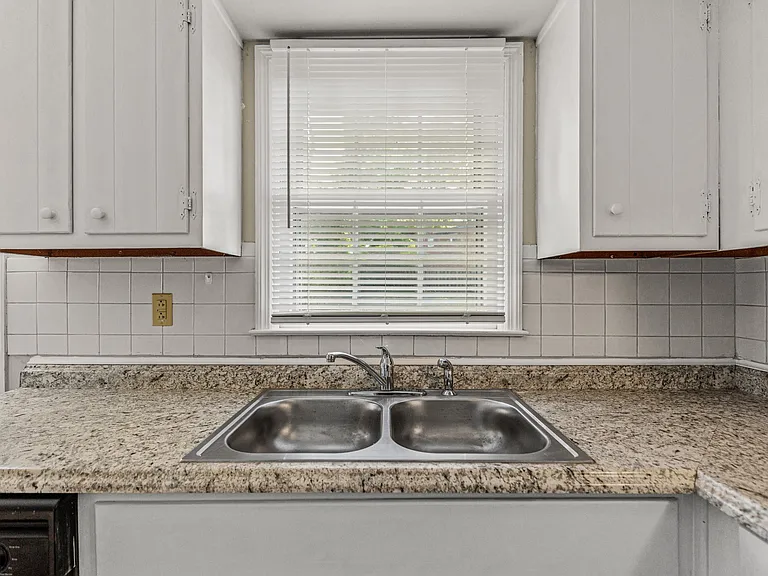 3395 Montavesta Rd — Photo 3