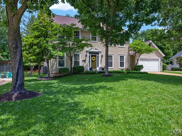 255 Towers Creek Pl, Saint Charles, MO 63304