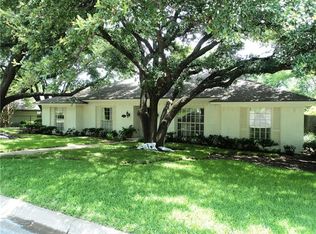 4317 Ridglea Country Club Dr, Benbrook, TX 76126