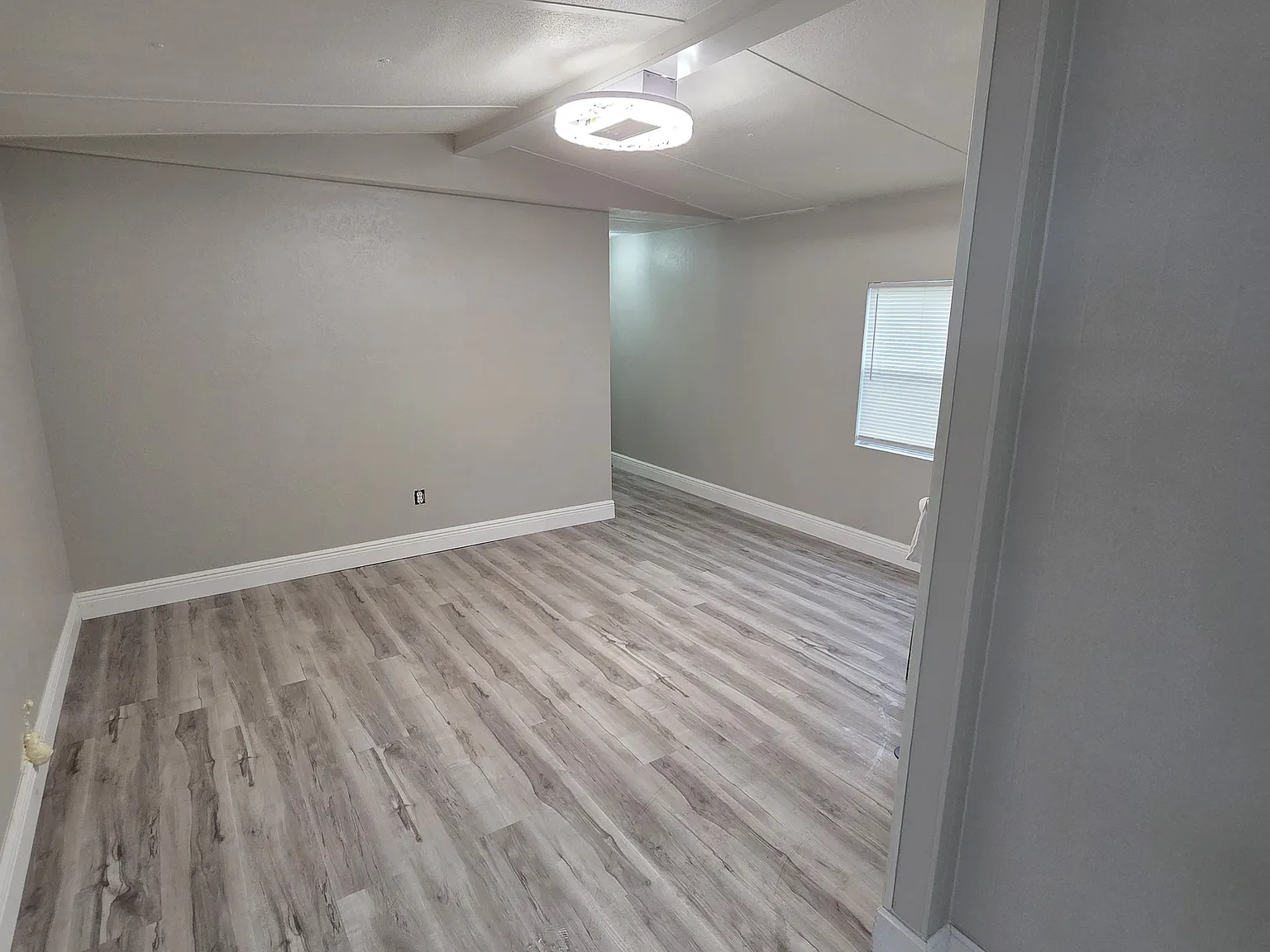 2 bed, 540 sqft, $1,350 — Photo 3