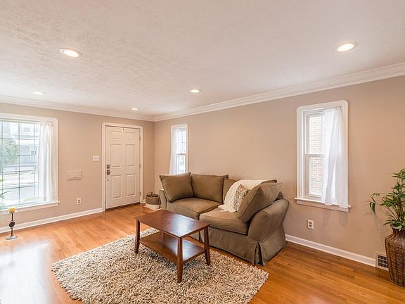 5th image of 2128 Olive Ave