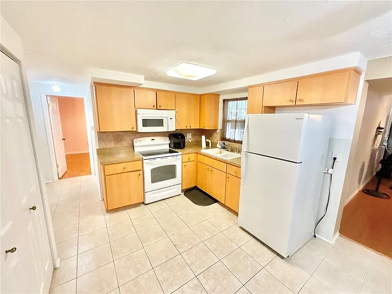 4750 Gaslight Ave — Photo 2