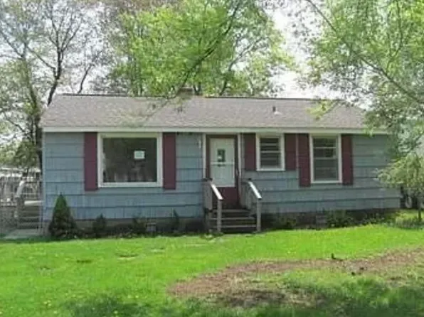 1407 S Packard Ave, Burton, MI 48509