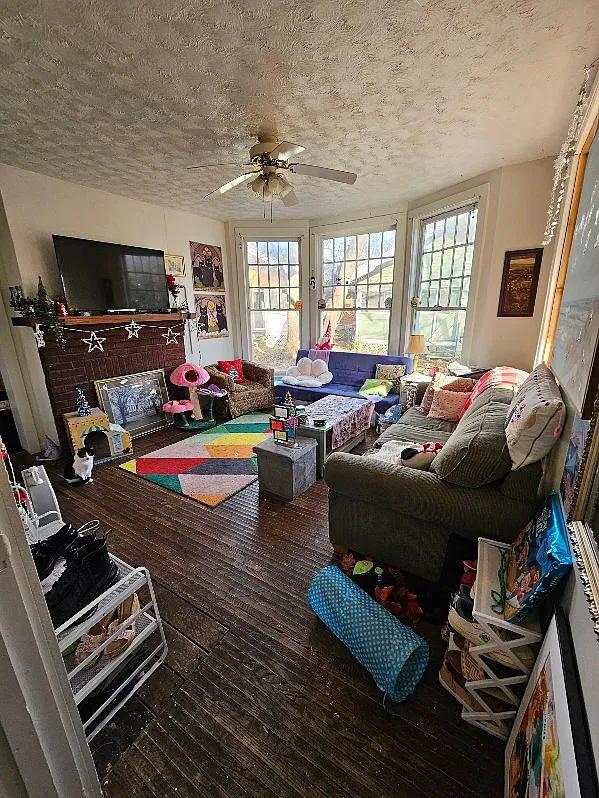 3 bed, 1400 sqft, $2,600 — Photo 3